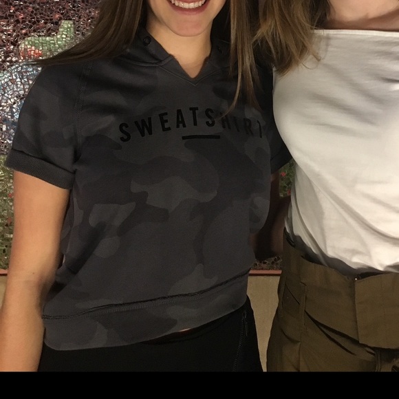 Abercrombie Camo Short Sleeve Hoodie - Size XS - Picture 3 of 4